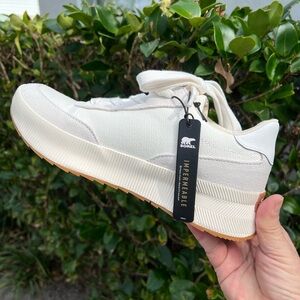 NEW Sorel Out N About III Low Lace-up Sneakers Size 9 Women